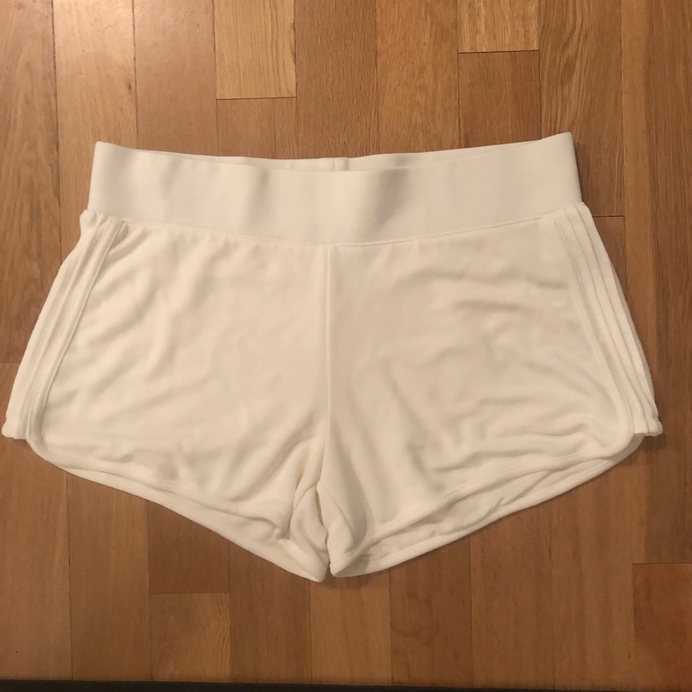 Athleta shorts M cream colored